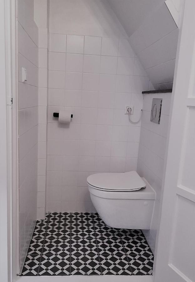 Ninet7 Bed & Breakfast Тилбург Екстериор снимка